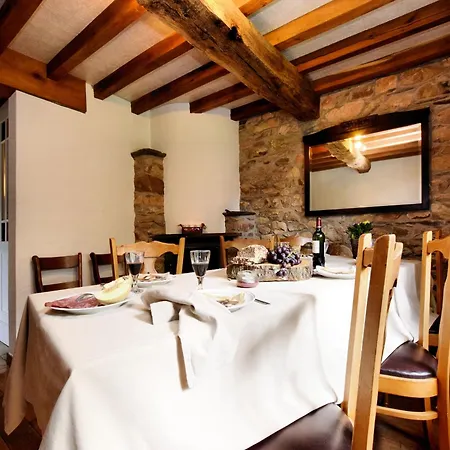 Tatil Evi Forest-edge Stay, Burtonville