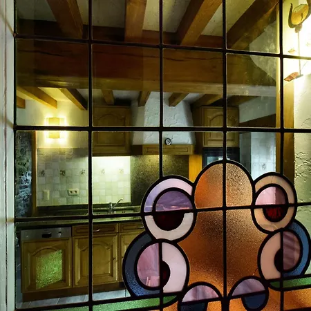 Forest-edge Stay, בית נופש