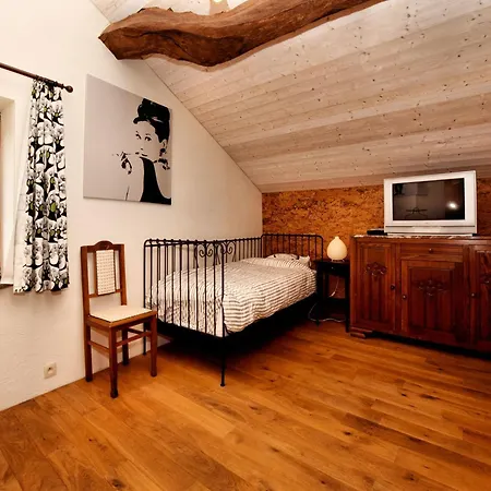 Forest-edge Stay, Tatil Evi Burtonville