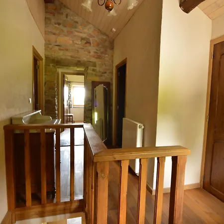 Forest-edge Stay, Burtonville