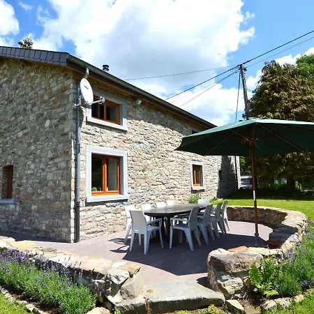 Spacious House With Sunny Garden * Burtonville