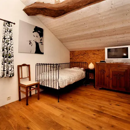 Σπίτι διακοπών Spacious House With Sunny Garden
