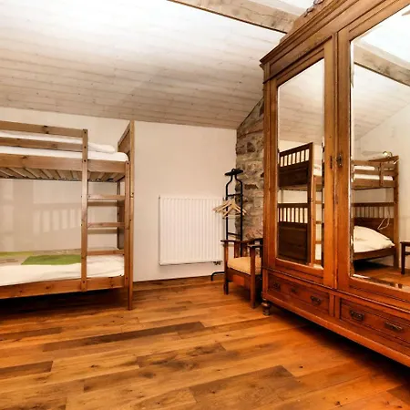 Σπίτι διακοπών Spacious House With Sunny Garden