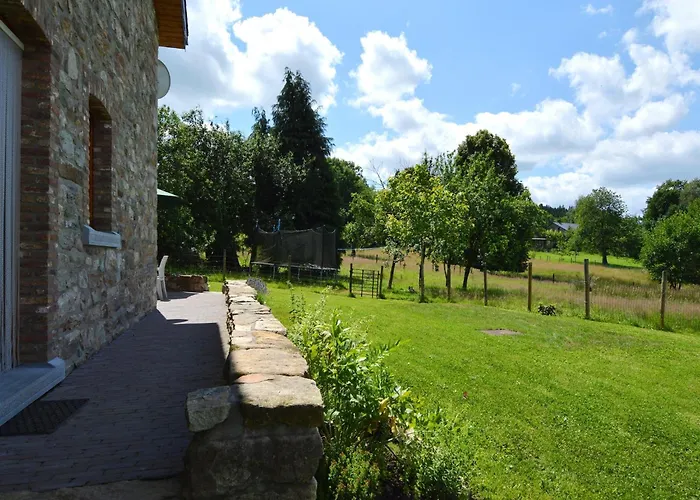 Forest-edge Stay, * Burtonville