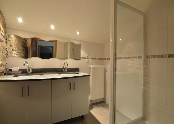 Forest-edge Stay, Ferienhaus Burtonville
